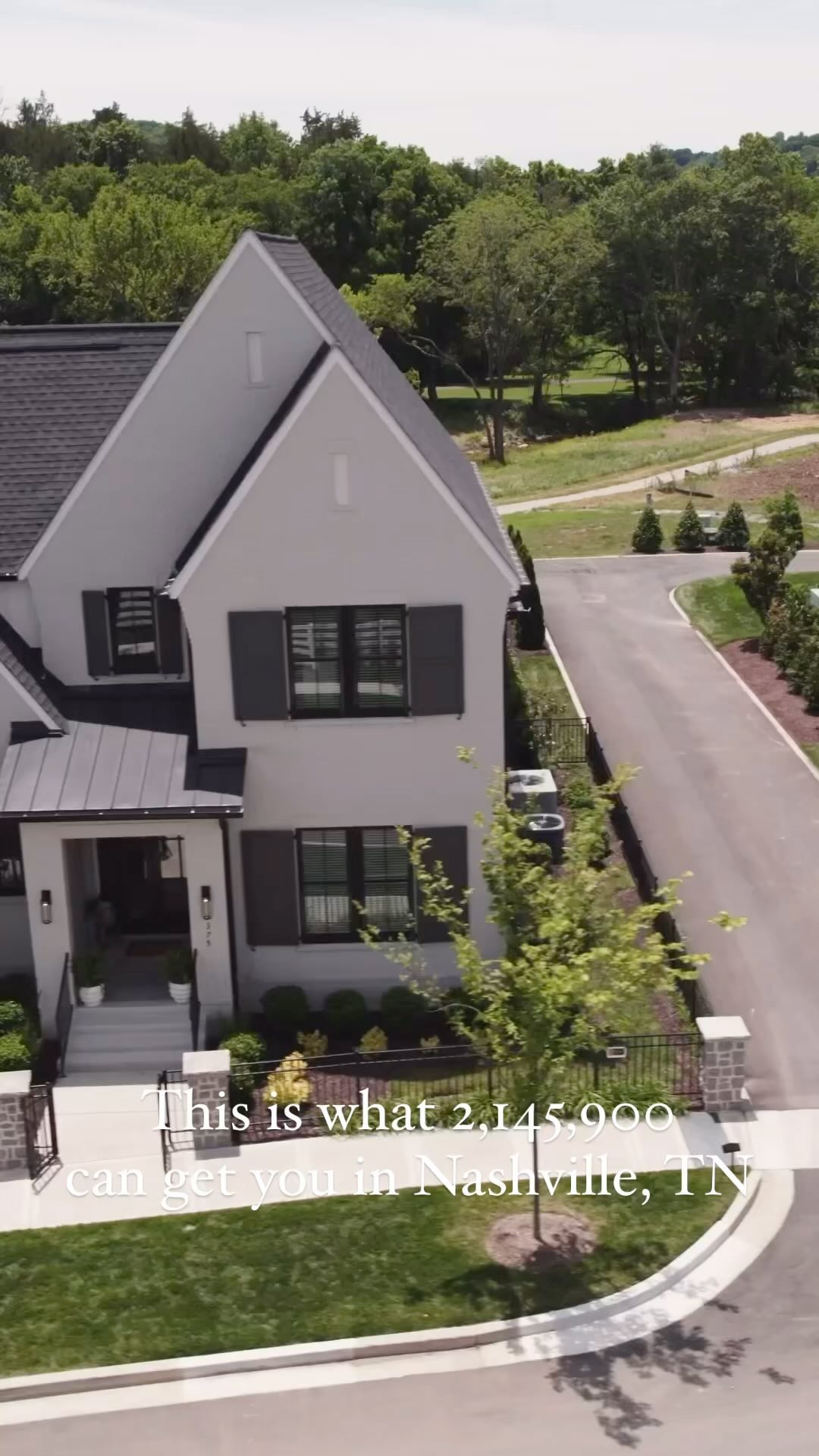 A sped up walkthrough of what 2,145,900 can get you in Nashville, TN! 🏃♂️
This house is STUNNING and in the sought after Stephens Valley neighborhood👌
#nashvillerealestate #nashvillerealtor #tennesseerealestate #nashvillehomestaging #615realtor #greenhills #thegulch #williamsoncounty #tennesseerealtor