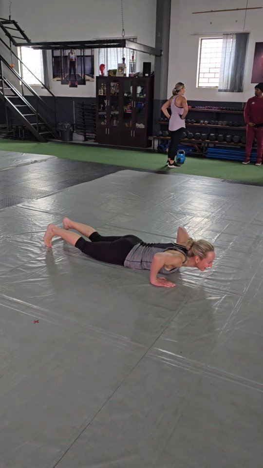 Happy Birthday to @geraldineclarke who smashed this mornings workout AND still did her birthday burpees. 💪🏻🔥🥳
Happy Birthday to you! We will count your bday burpees for you! 🤣😜
#warriorsportsacademy #birthday #birthdayburpees