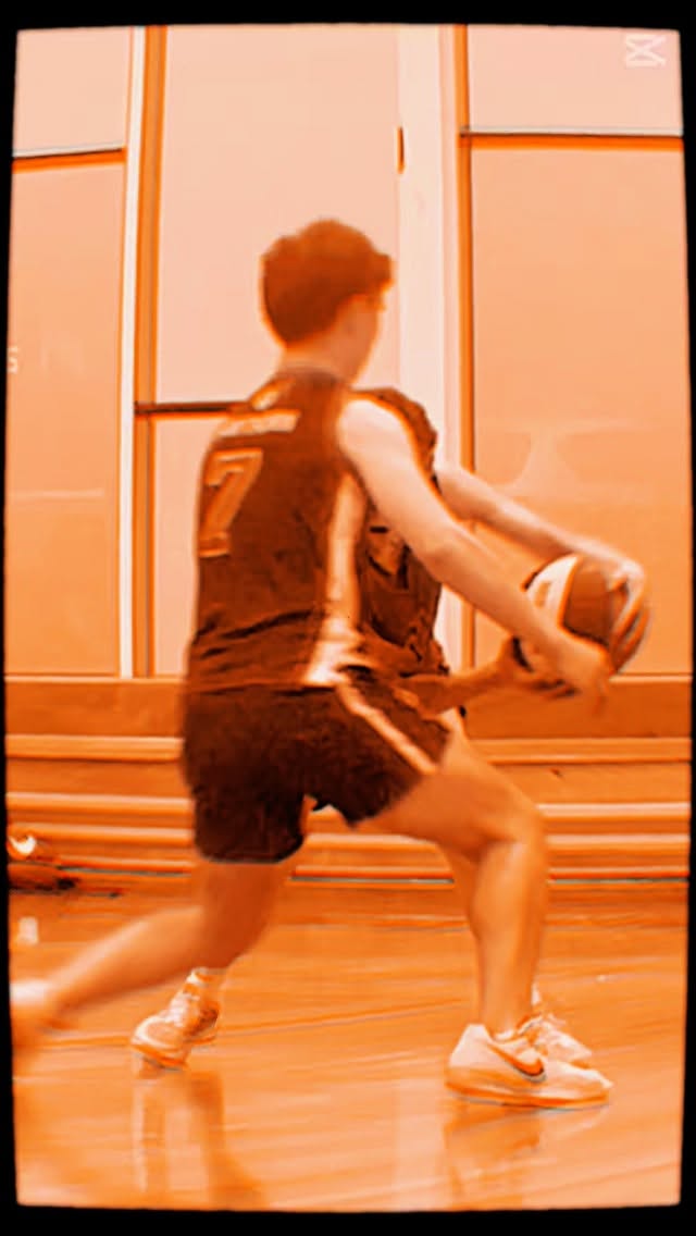 Things got competitive late in the day and we were right there in the thick of it!💙❤️