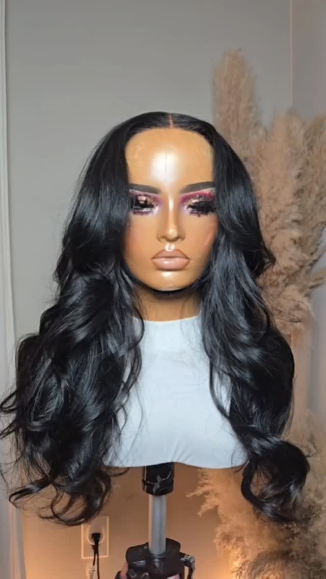 Jet black and layers...Oh so beautiful. If you're a lover to jet black check out our BELLA unit.
Currently available on Pre-order in lengths 20" to 26".
@williewigs
#lacewigs #closurewigs #gluelesswigs #customwigs #njwigmaker #jetblackwig #protectivestyles #wigsfromscratch #wigcustomization #classyhairstyles