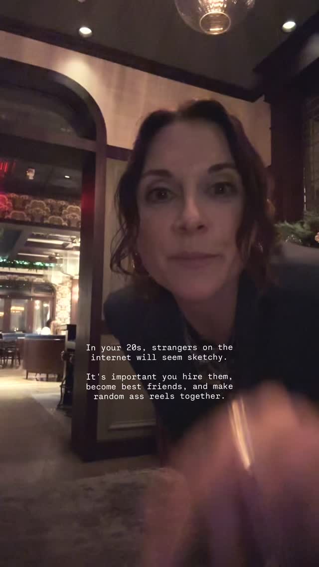 Sometimes the strangers on the internet become your people.
Soul Squad 👯♀️👯♀️❤️
Great party @chanla.chau.cosmetics - you really know how to create a room of amazing women where we get to connect to so many IG friends IRL✨
Share your internet connections gone right below, we’d love to hear! ⬇️
Tag your favorite hires/businesses you’ve found or favorite friends you’ve made 😍