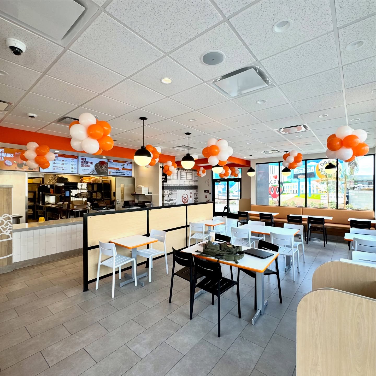 Serving up balloons as bold as @yoshinoya_america bowls 🧡🎈