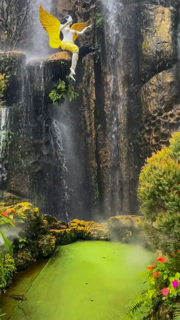 🌈✨ Step by step, closer to magic.
Colorful stairs leading to the sound of rushing water, where nature greets you with its most beautiful masterpiece – a waterfall hidden in paradise. 💦🌿
#NatureVibes #WaterfallMagic #TravelMoments #hiddenparadise