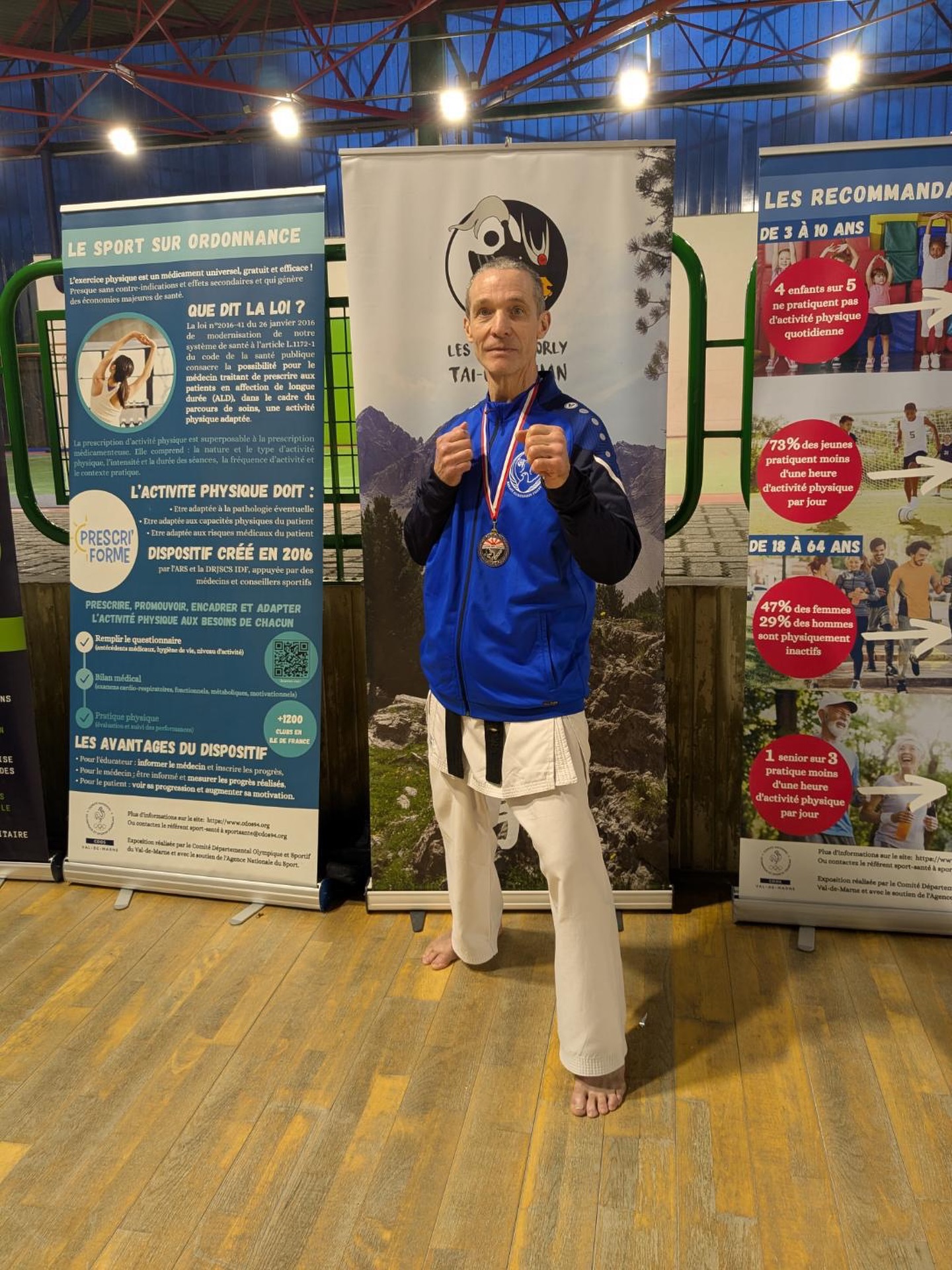 Johan vainqueur 🏆 de la Coupe des sages en vétérans 3 qui se déroulait à Orly.
Bravo à lui 👍
#karate#kumite