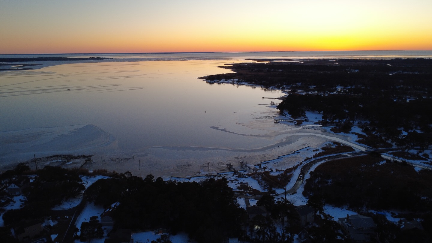 A few drone shots tonight… ❄️
📍Kitty Hawk Bay
#obx #snobx @ourstatemag