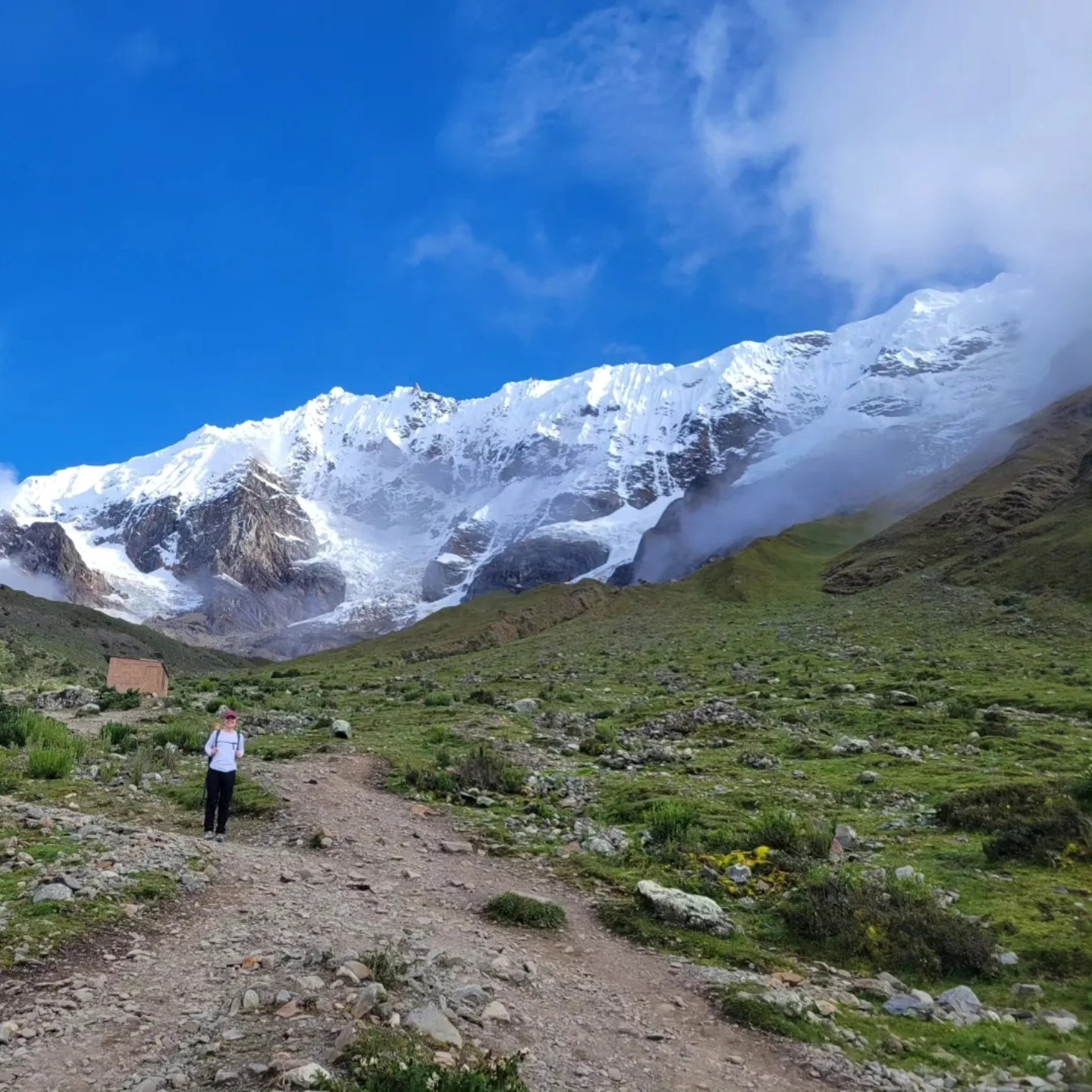 If you're dreaming of faraway places, let Peru be your next escape. Mountains, ruins, colors and cultures that took our breath away (quite literally ๐) - new link in bio!
.
.
.
.
.
#travel #twogirlsgetaway #travelblogger #gltlove #glt #dametraveler #sheisnotlost #travelgirl #peru #machupicchu #visitsouthamerica #rainbowmountain #humantaylake #huacachina #wonderful_places #huntgram #wearetravelgirls