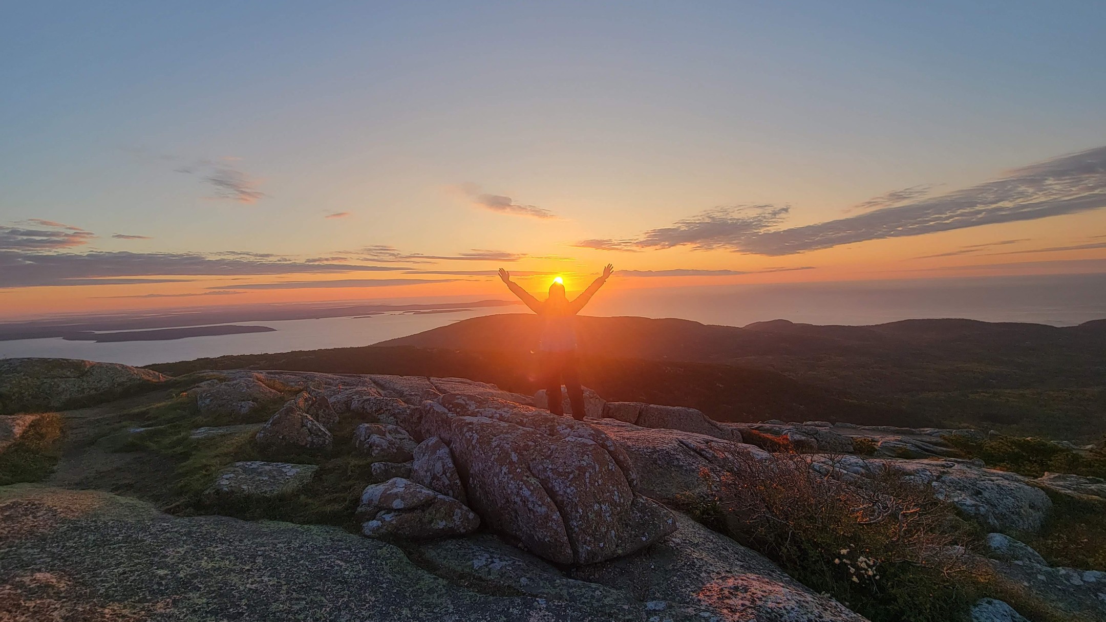Acadia National Park - the perfect destination for spectacular coastal views and exhilarating hikes. If you're short on time, check our the newest blog post for the perfect long weekend itinerary!
.
.
.
.
.
#twogirlsgetaway #travel #travelblogger #travelphotography #glt #gltlove #dametraveler #girlswhotravel #sheisnotlost #travelgirl #travelfeature #maine #acadia #nationalparks #wonderful_places #wearetravelgirls #iamtb #hiking