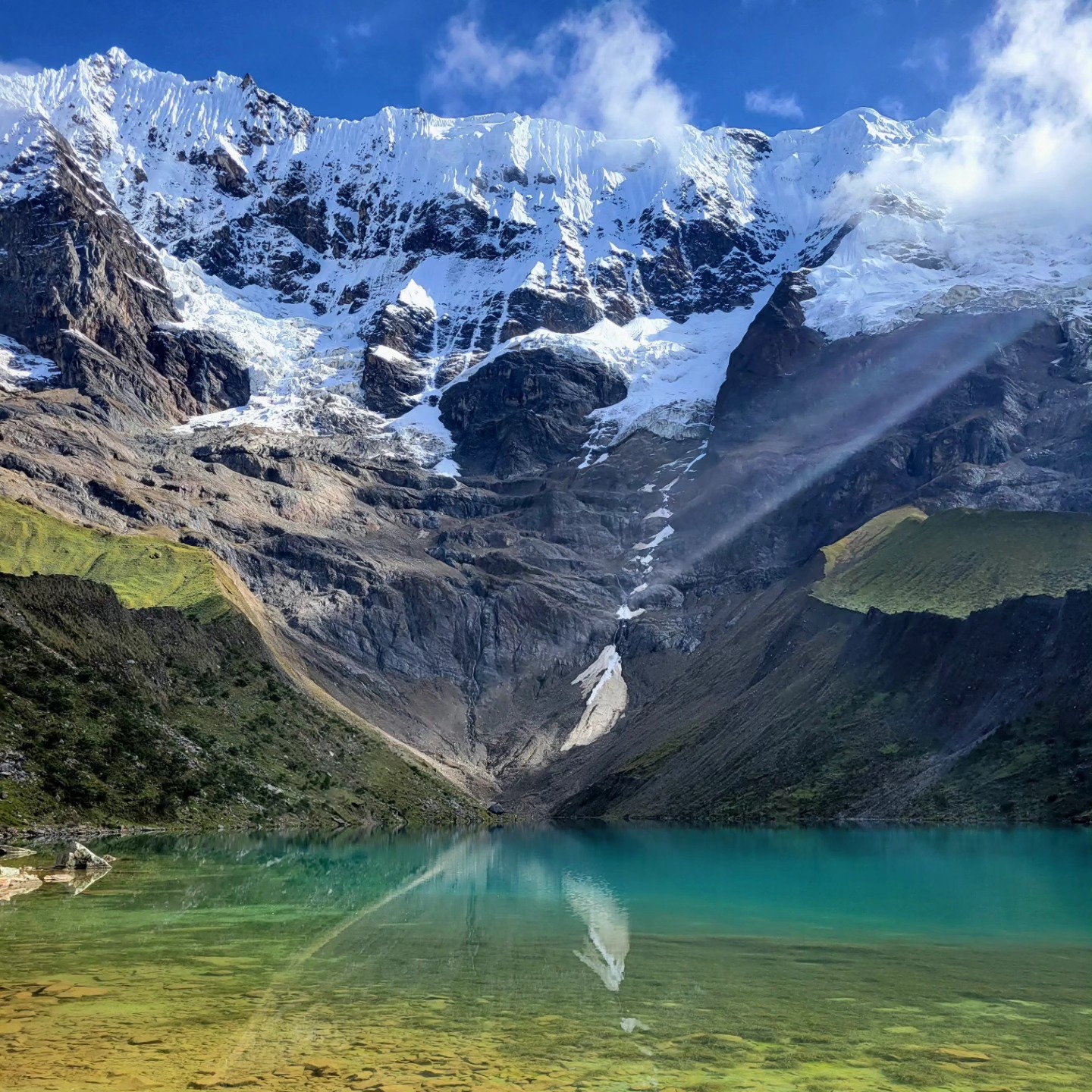 If you're dreaming of faraway places, let Peru be your next escape. Mountains, ruins, colors and cultures that took our breath away (quite literally ๐) - new link in bio!
.
.
.
.
.
#travel #twogirlsgetaway #travelblogger #gltlove #glt #dametraveler #sheisnotlost #travelgirl #peru #machupicchu #visitsouthamerica #rainbowmountain #humantaylake #huacachina #wonderful_places #huntgram #wearetravelgirls