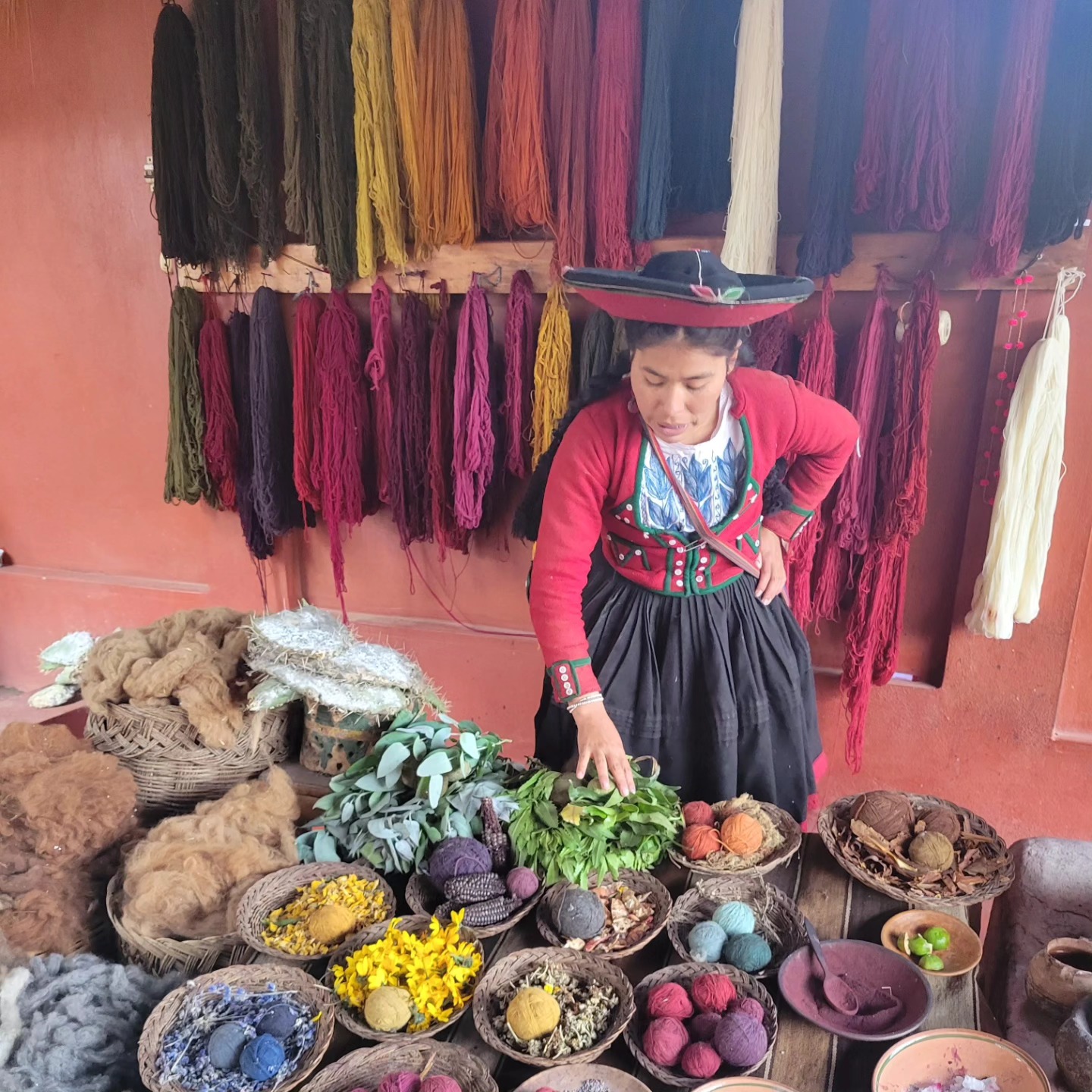 If you're dreaming of faraway places, let Peru be your next escape. Mountains, ruins, colors and cultures that took our breath away (quite literally ๐) - new link in bio!
.
.
.
.
.
#travel #twogirlsgetaway #travelblogger #gltlove #glt #dametraveler #sheisnotlost #travelgirl #peru #machupicchu #visitsouthamerica #rainbowmountain #humantaylake #huacachina #wonderful_places #huntgram #wearetravelgirls